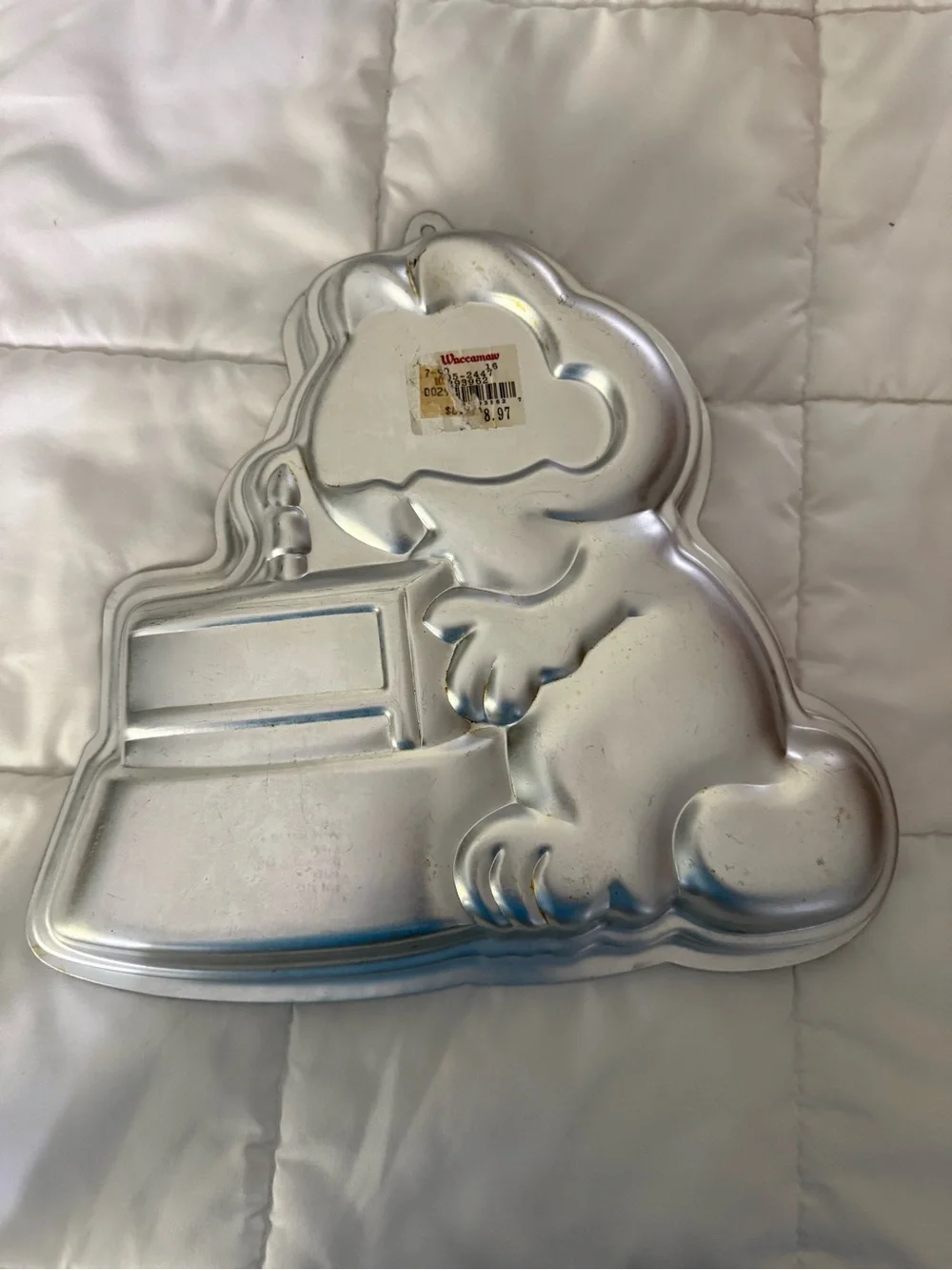 Wilton Silver Garfield, the cat Cake Mold with Dog Bowl